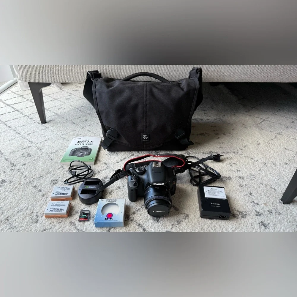 Canon Rebel T2i DSLR camera bundle